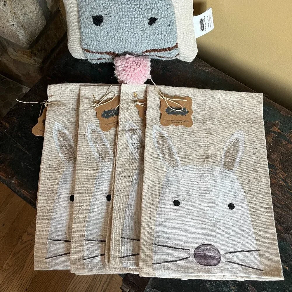 NWT  MUD PIE Painted Bunny Hand Towels Set of 2